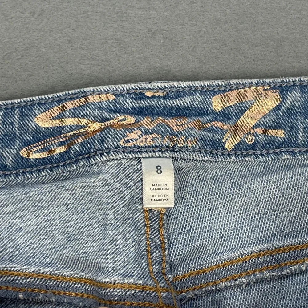 Seven7 Light Wash Distressed Straight Leg Fashion Jean Women Size 8